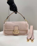 fendi-8br600-baguette-medium-re-edition-bag-in-sheepskin-pink-001-luxibags.ru (1)