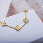 van-cleef-arpels-vintage-alhambra-bracelet-5-four-leaf-lucky-totems-vcaro1ie00-yellow-gold-9-luxibags.ru