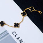 van-cleef-arpels-vintage-alhambra-bracelet-5-motifs-vcara41300-yellow-gold-6-luxibags.ru