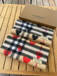 burberry-scarves-classic-scarf-b87395-9-luxibags.ru