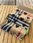 burberry-scarves-classic-scarf-b87396-9-luxibags.ru